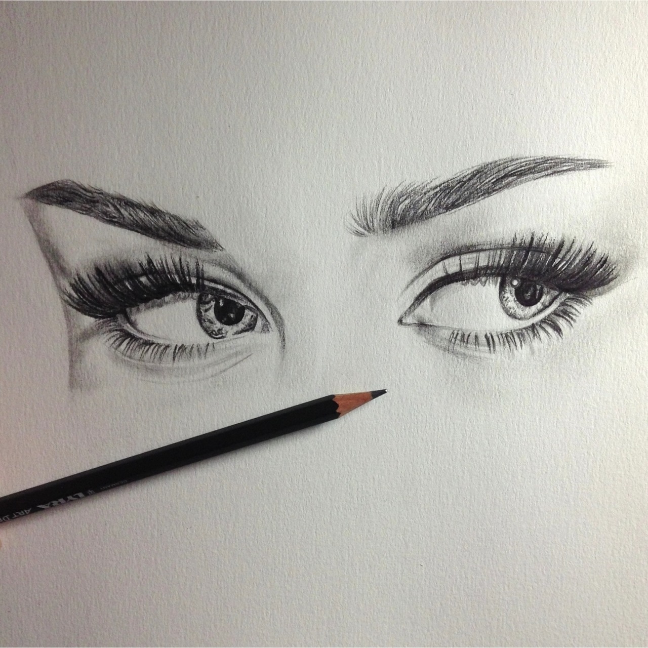 Глаза и брови рисунок карандашом