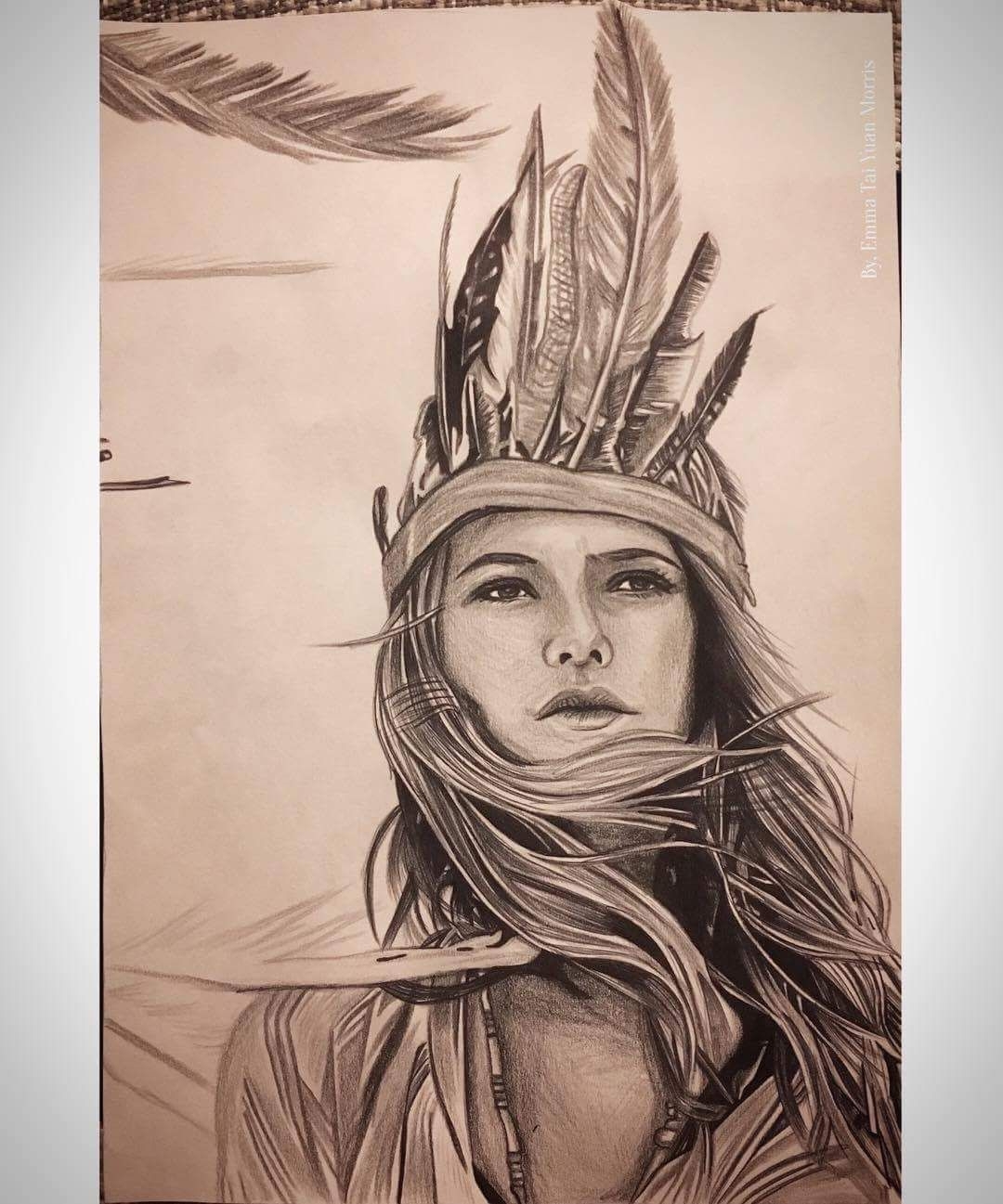 Портрет индейской девушки карандашом