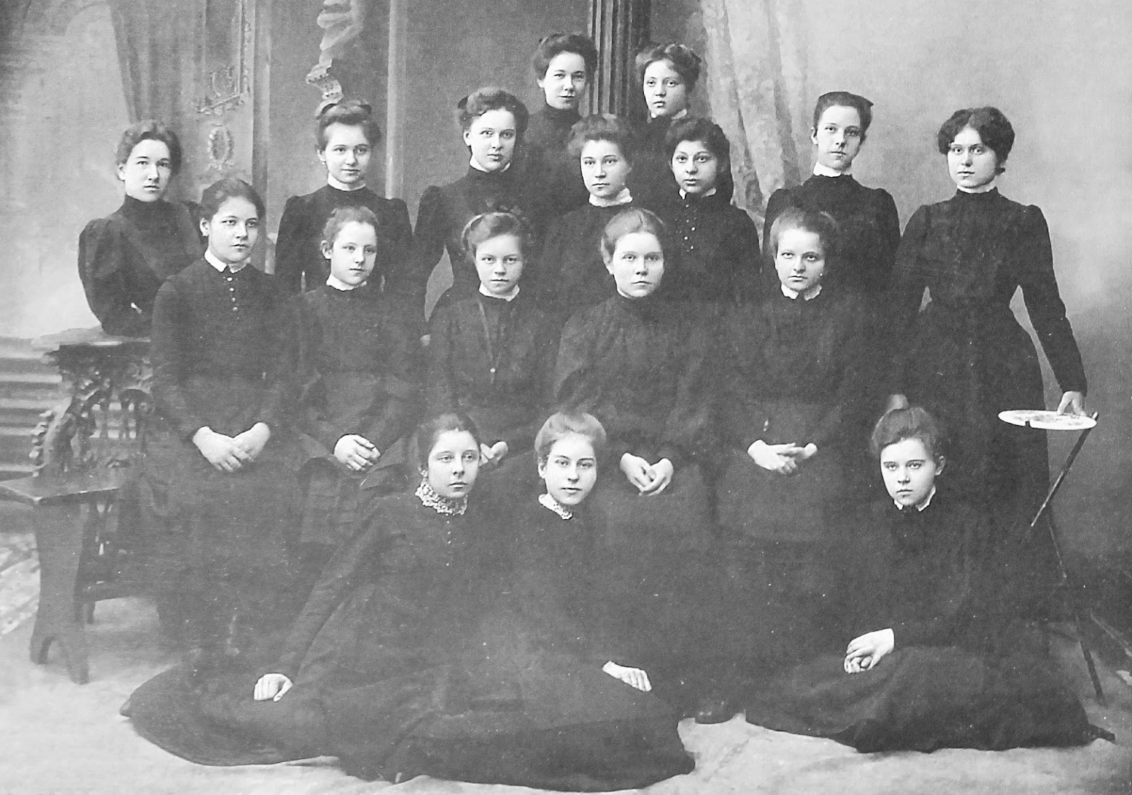 Первая женская гимназия в России 1862