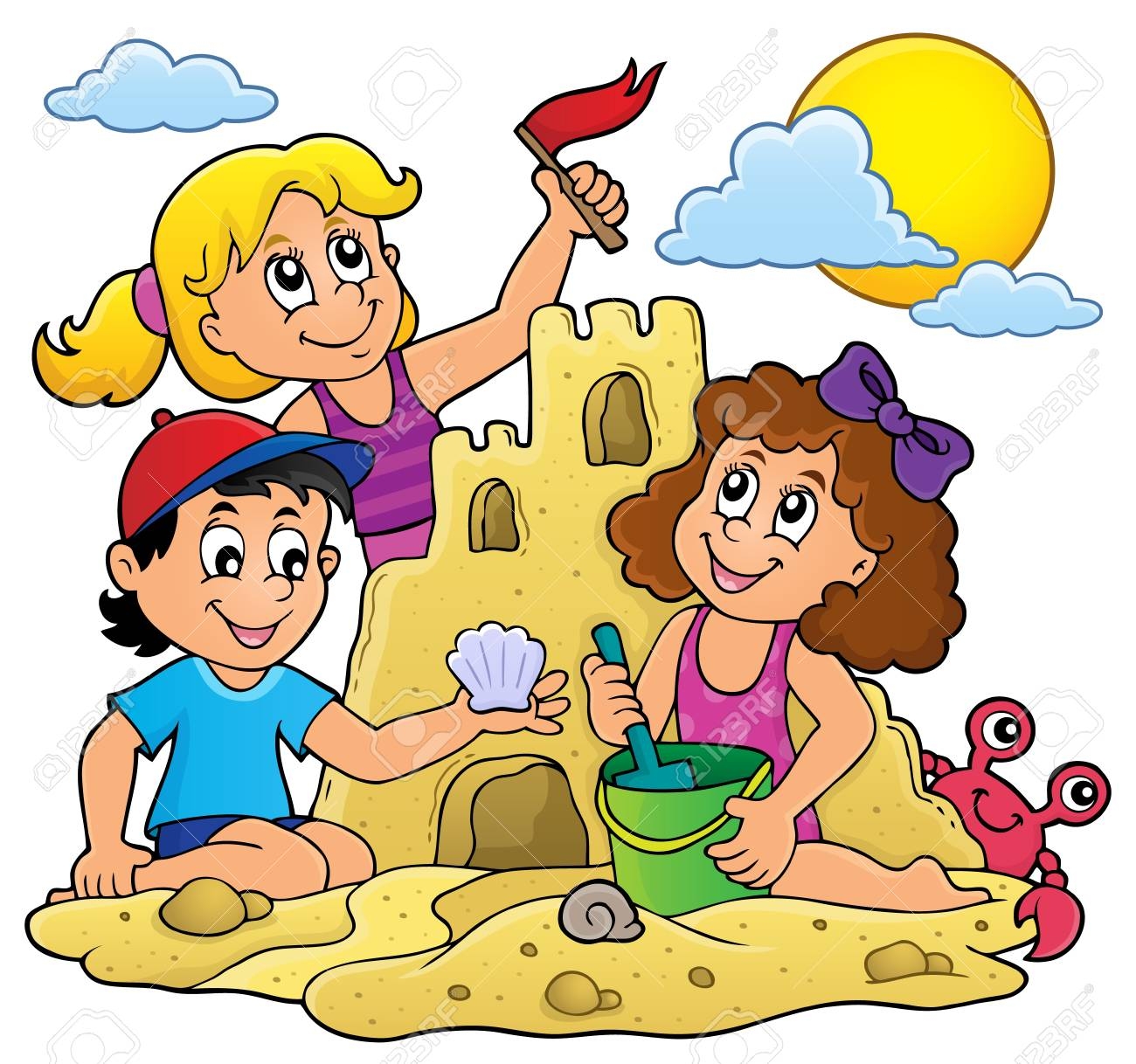 Дети лепят из песка рисунок