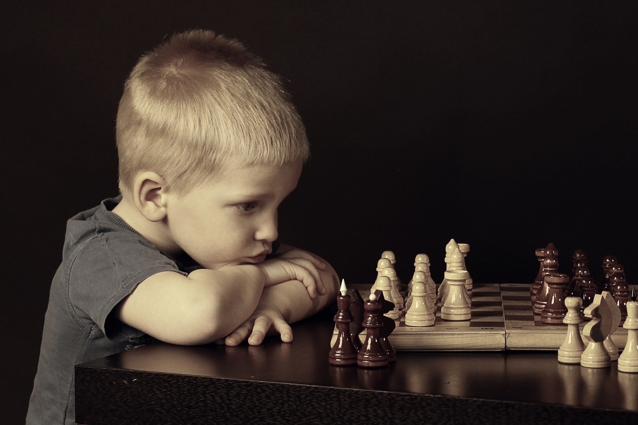Фотосессия с шахматами дети